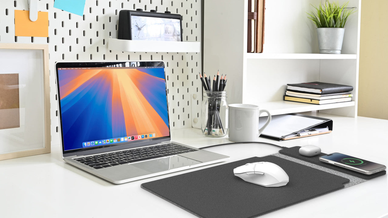 Laser Wireless Charging Laptop Sleeve Up to 16 Inch Black