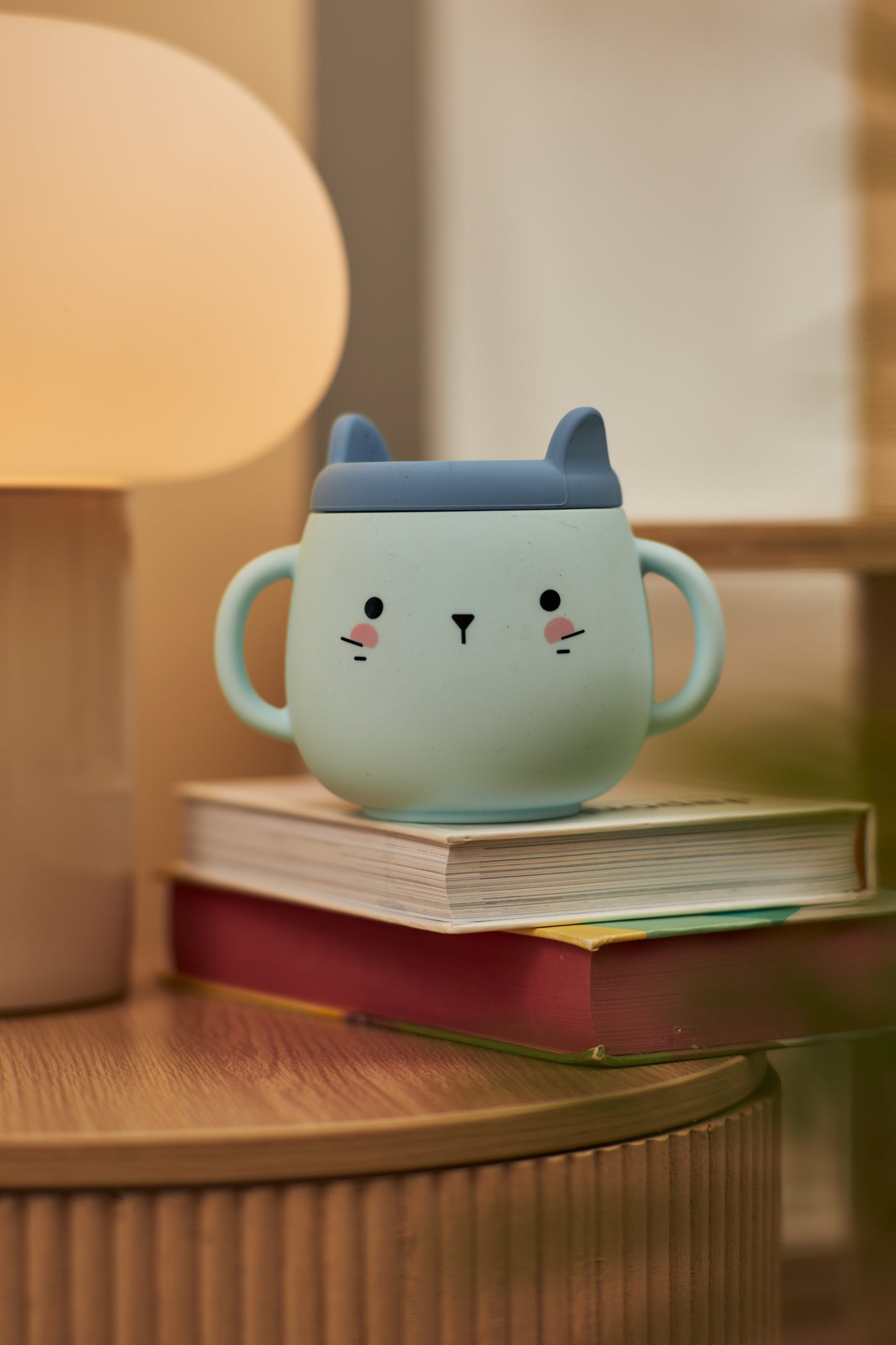 Whisker Wonderland Innovative Hydroponic Cat Grass Growing Mug - Blue | Soil-Free, Digestion & Hairball Aid, Eco-Friendly Silicone, Reusable