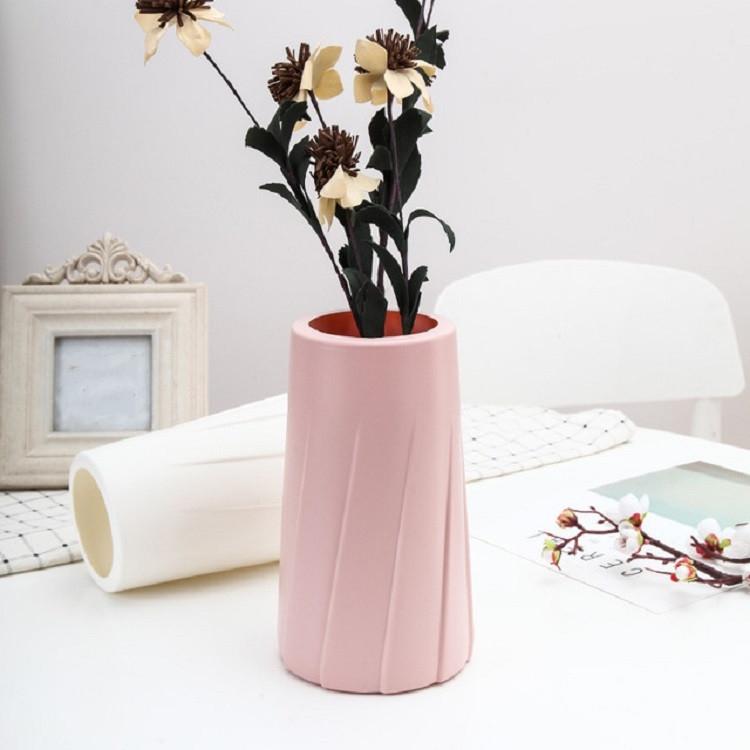 Creative Plastic Vase for Modern Decor - Simple Design - Blue