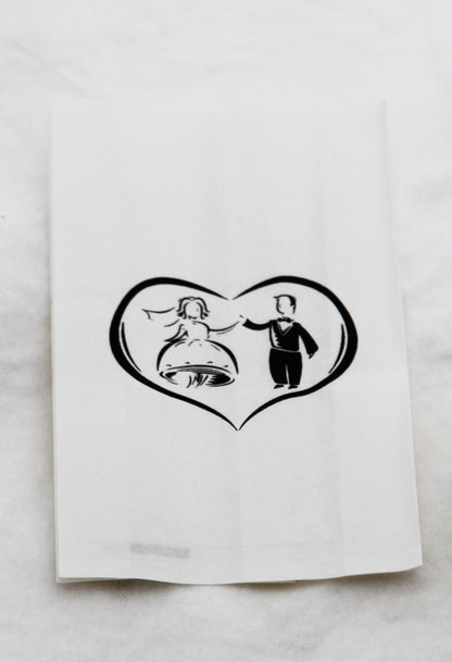 150 Pack Wedding Cake Bags Greaseproof Wax Paper Slice Take Home Favour Bride Groom in Heart