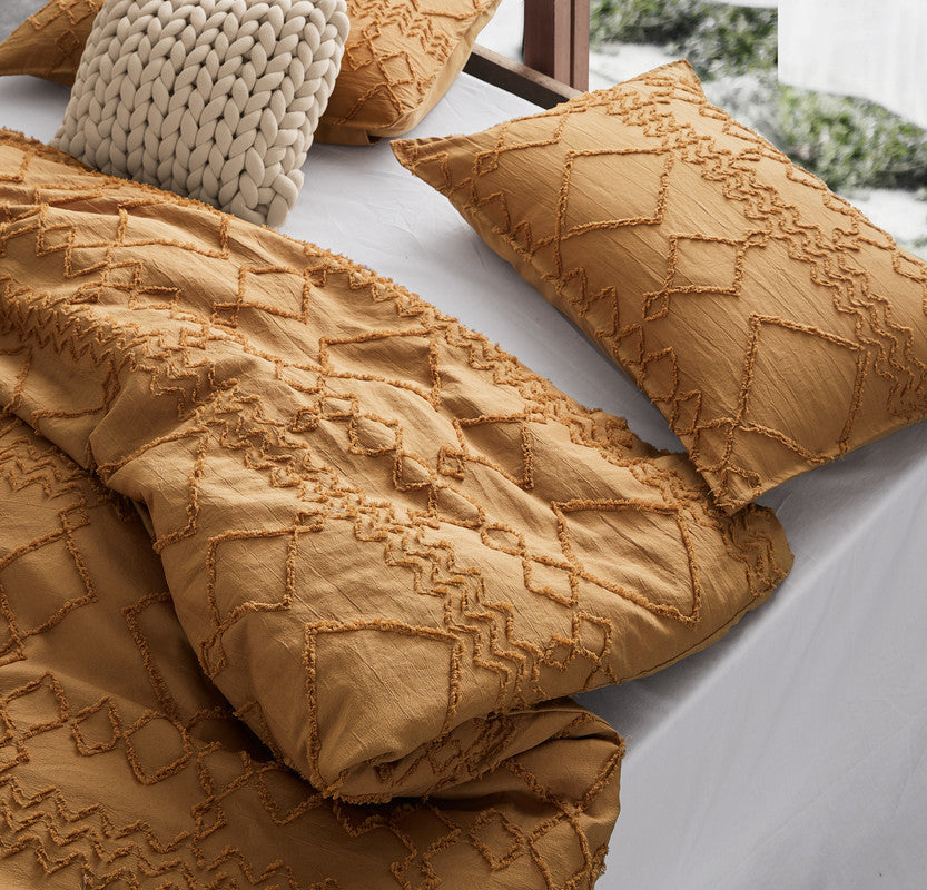 100% Premium Tufted Microfibre Quilt Cover Set - Ultra-Soft, Durable Embroidery Bedding Comforter Set - Machine Washable & Zipper Closure - Caramel - Single