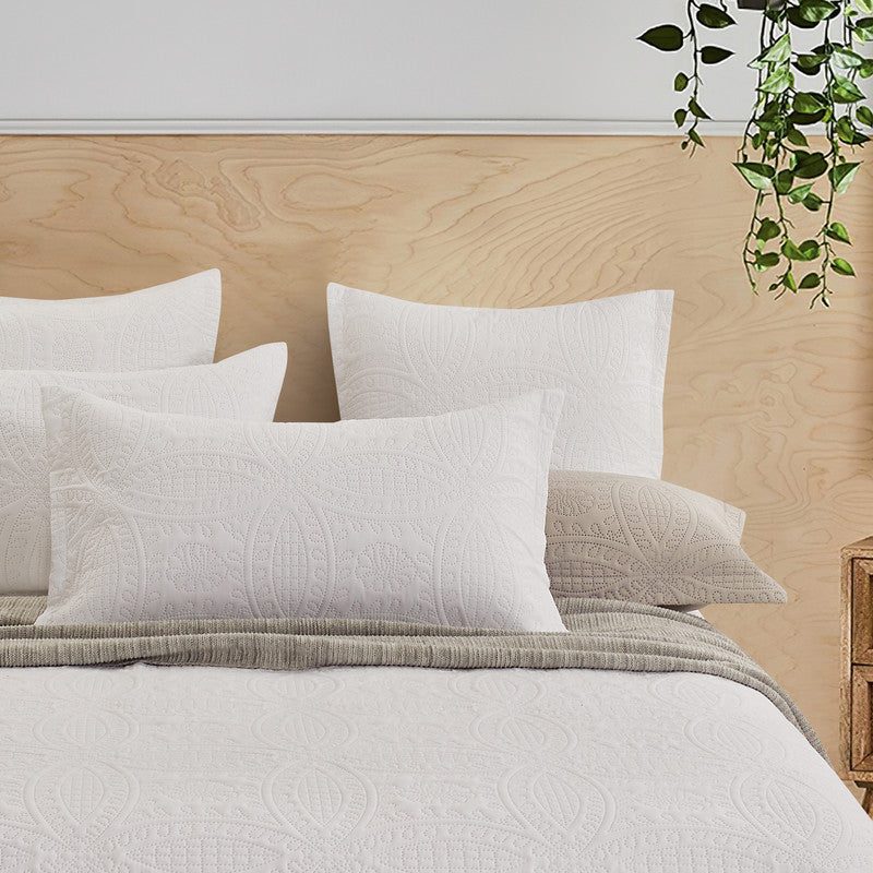 Lisbon Quilted 3-Piece Embossed Coverlet Set (White, Double/Queen)