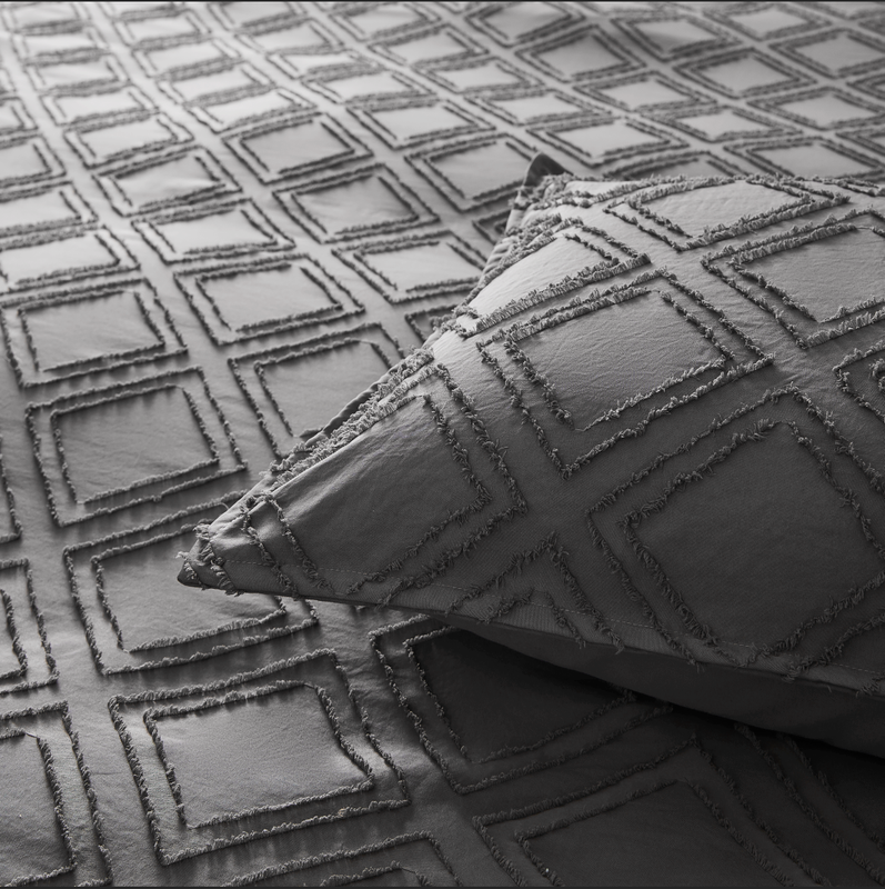 100% Premium Tufted Microfibre Quilt Cover Set - Ultra-Soft, Durable Embroidery Bedding Comforter Set - Machine Washable & Zipper Closure - Smoke - Queen