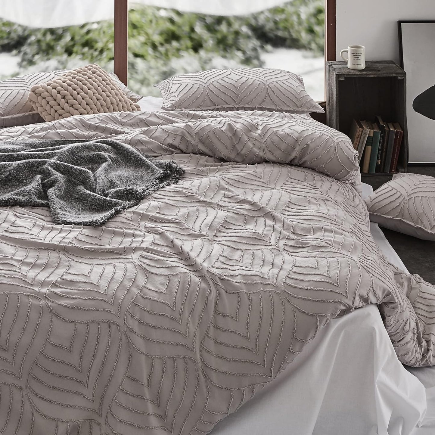 100% Premium Tufted Microfibre Quilt Cover Set - Ultra-Soft, Durable Embroidery Bedding Comforter Set - Machine Washable & Zipper Closure - Beige - King
