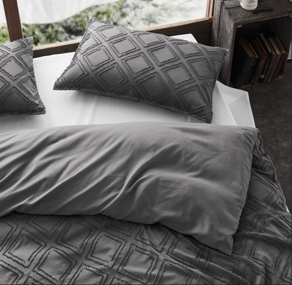 100% Premium Tufted Microfibre Quilt Cover Set - Ultra-Soft, Durable Embroidery Bedding Comforter Set - Machine Washable & Zipper Closure - Smoke - King