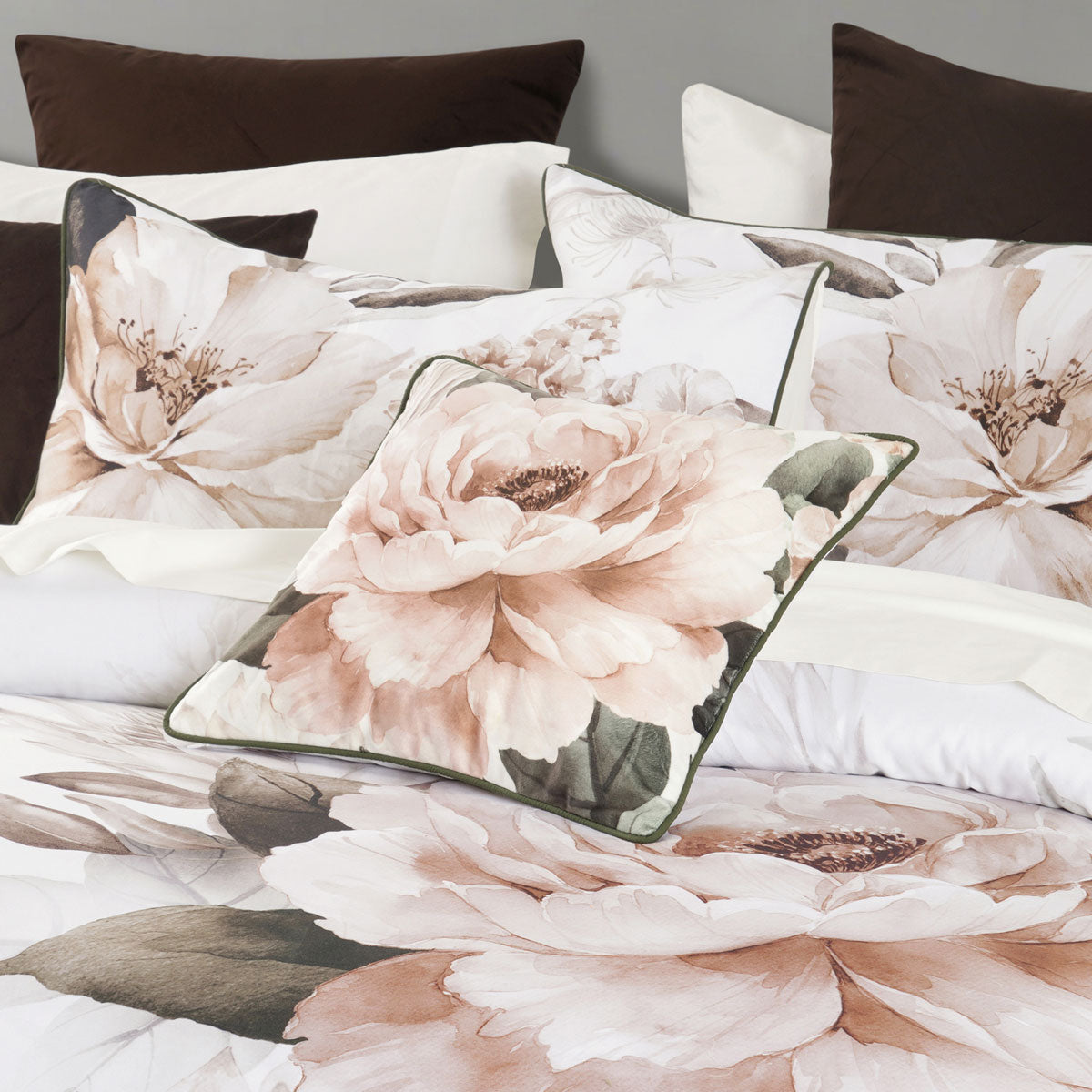 Bianca Somerset White Cotton Sateen Floral Quilt Cover Set Queen