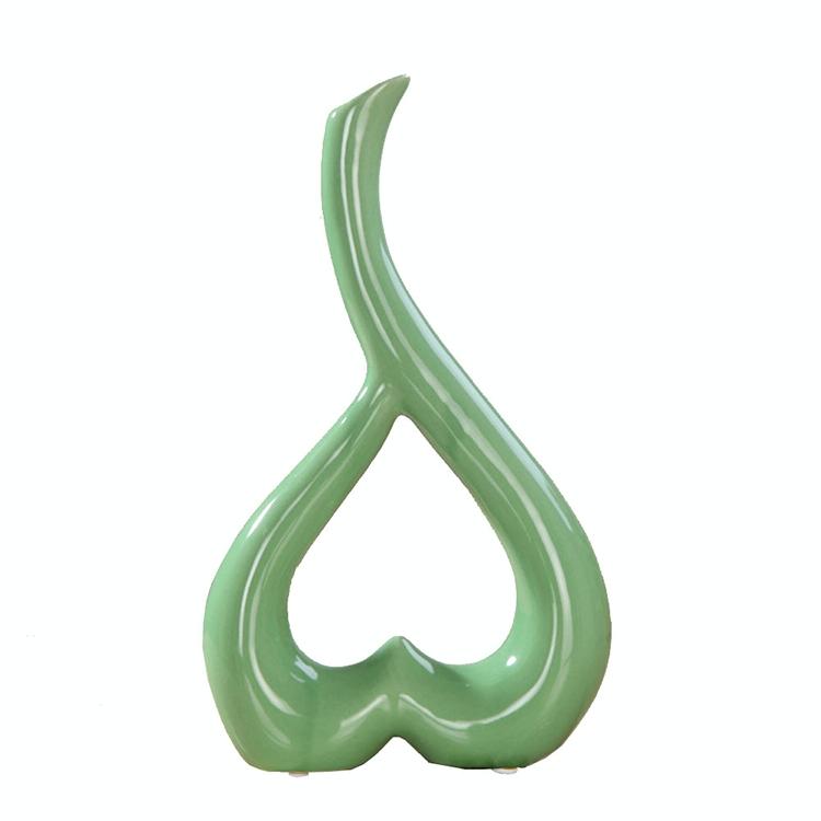 Creative Heart-shaped Ceramic Flower Vase for Home Office or Wedding Decor - Black