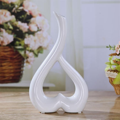 Creative Heart-shaped Ceramic Flower Vase for Home Office or Wedding Decor - Black
