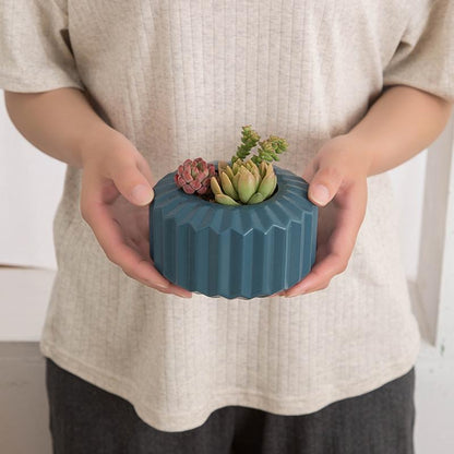 Versatile Vase for Wet and Dry Flowers - Glazed Decorative Pot - Light Green