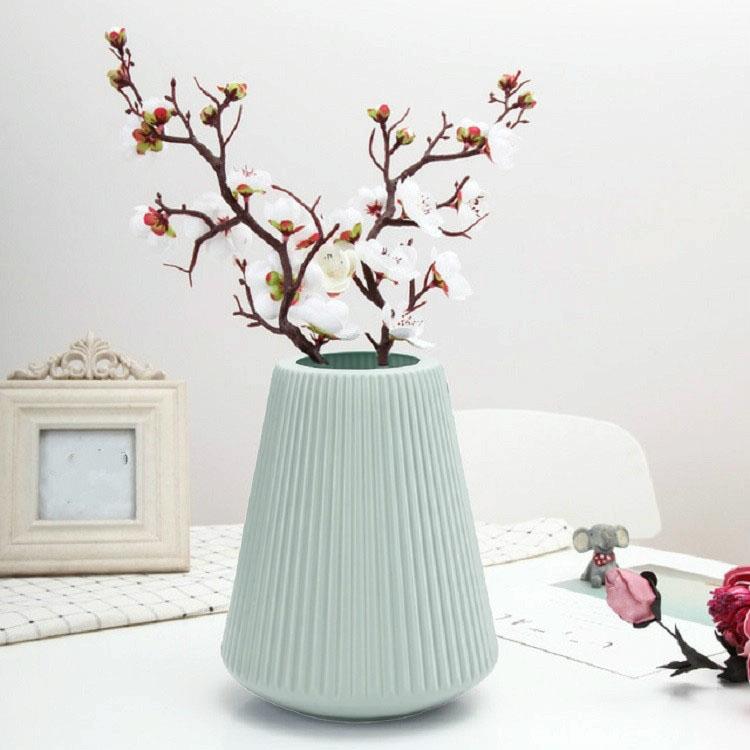 Decorative Wet and Dry Flower Vases for Creative Home Furnishings - Green