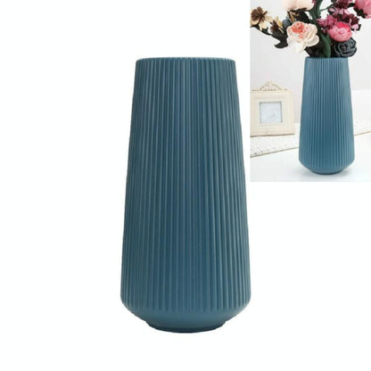 Versatile Plastic Flower Vase for Dry and Wet Arrangements - Green