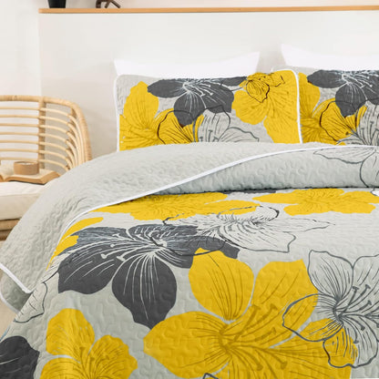 Delicate Quilted Coverlet and Pillowcases Set: Soft Touch for a Restful Night - Queen size