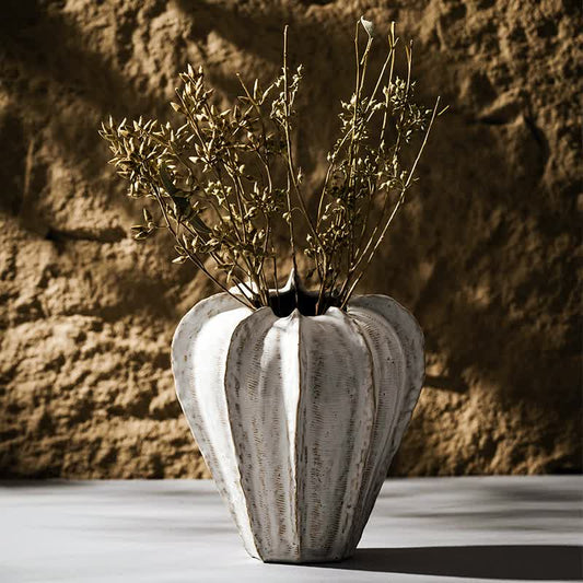 Charming White Ceramic Vase – Stylish Home Decor Accent for Flowers and Decorative Arrangements