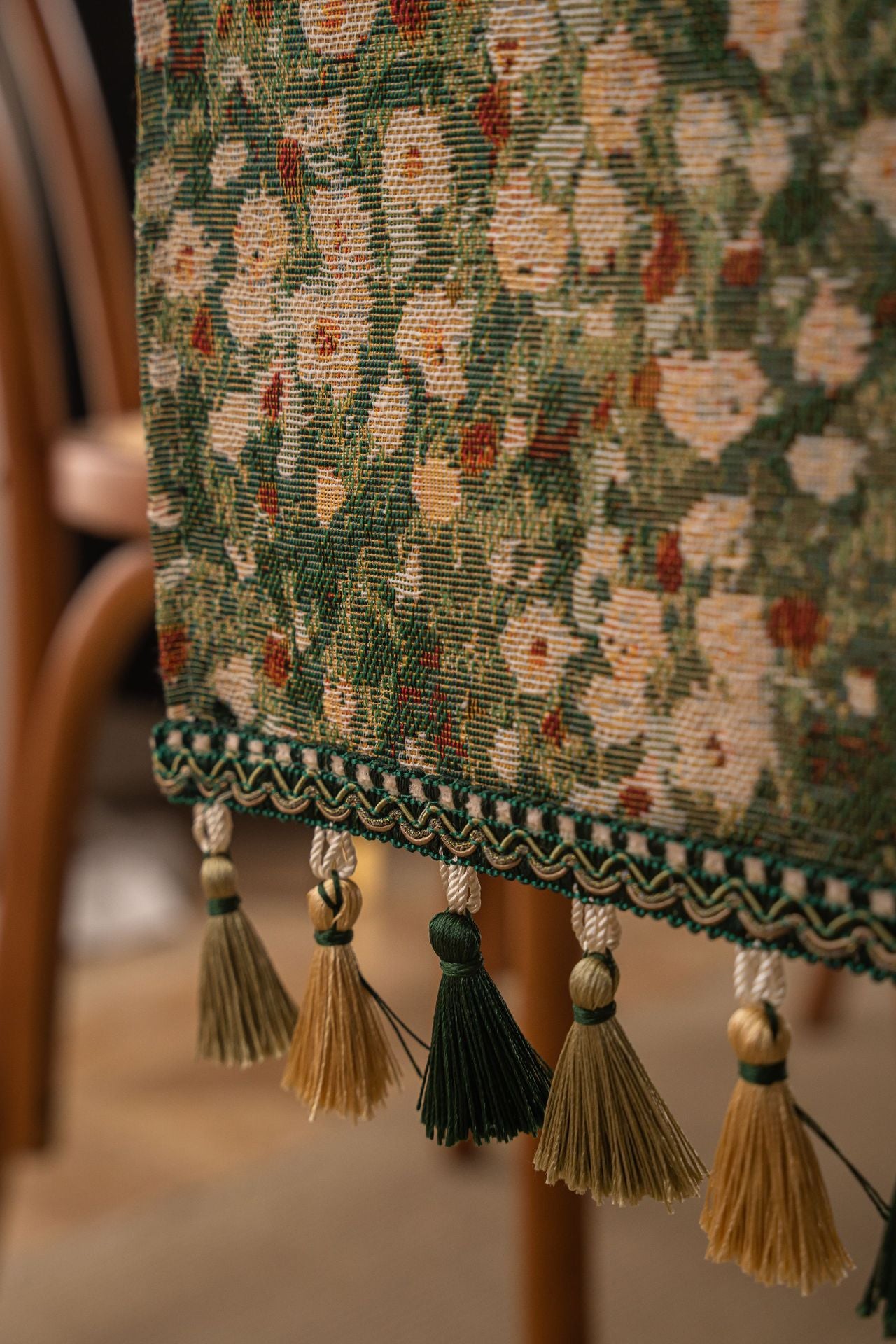 Floral Table Runner with Tassels - Jacquard Green Farmhouse Style (33x220cm)