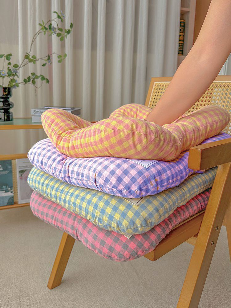 M Orange All-Season Pet Bed - Soft Washable Dog & Cat Mat with Comfortable Cushion - Warm Winter Padding for Small to Large Pets