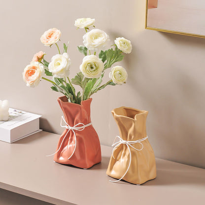 Coffee And White Chic Money Bag Inspired Vase - Modern Resin Decorative Flower Holder & Tabletop Accent(Use the mobile phone as a reference for size)