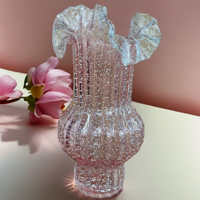Green Elegant Glow-in-the-Dark Glass Vase - Vintage-Style Ruffled & Ribbed Centrepiece