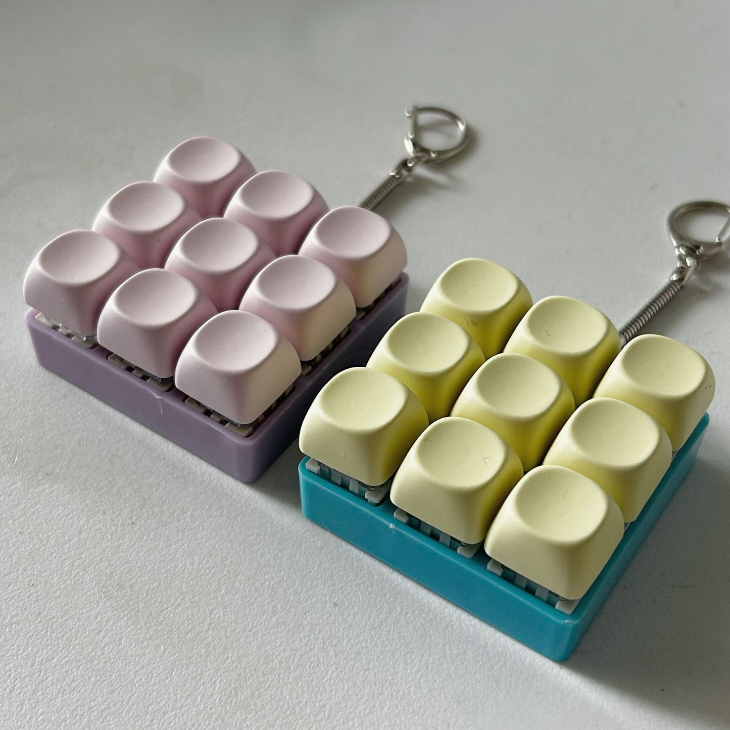 2-Pack Green Mechanical 9-Keyboard Fingertip Toy Keychain - Key Pressure Relief, PVC Fingertip Toy